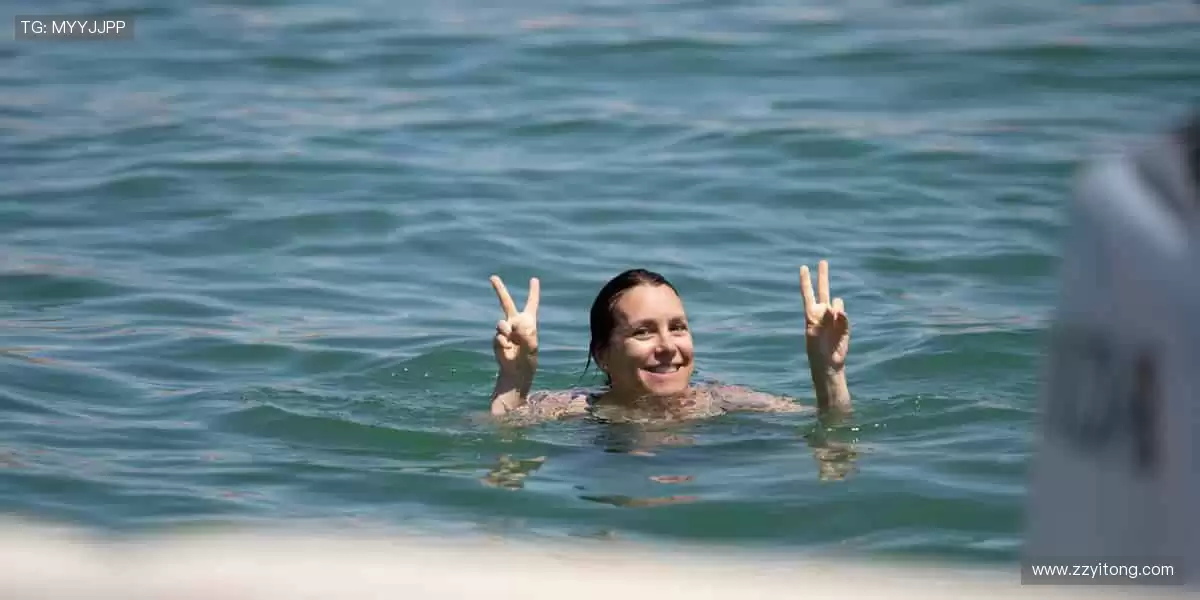 📱 指尖轻点，赛事同步全球！🌍